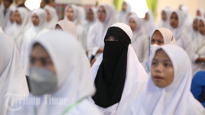 Unismuh Makassar Resmi Mengukuhkan 3,767 Mahasiswa Baru 2023 - unismuh-pengukuhan-maba5.jpg