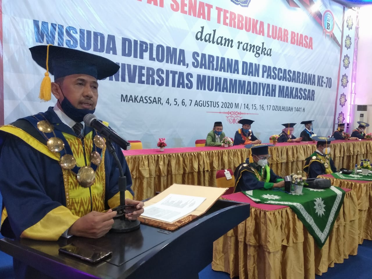 universitas-muhammadiyah-unismuh-makassar-menggelar-wisuda-ke-70.jpg