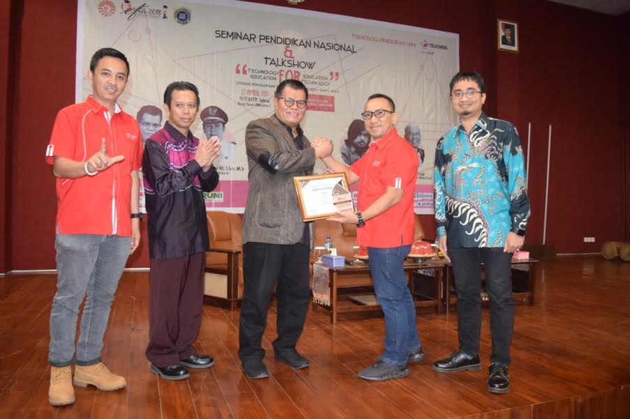 Prof Husain Luncurkan Mobile Aplikasi UNM, Ini Manfaatnya