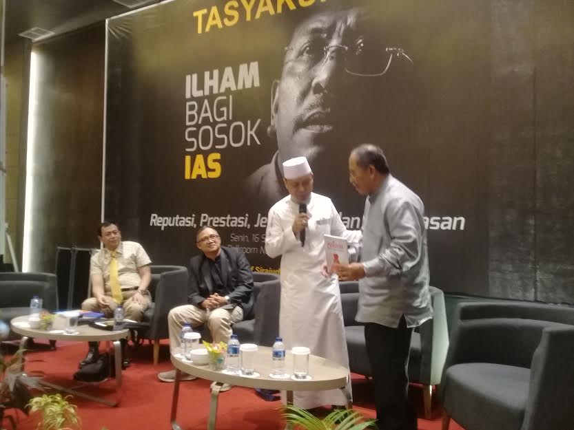 ustad-dasad-latif-sebut-ias-adalah-sosok-yang-dirindukan.jpg