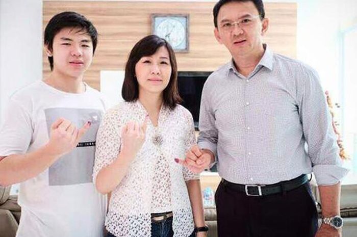 veronica-tan-ahok-cerai-cara-anaknya-nicholas-sean-cari-uang-sambung-hidup-jualan-baju-barang.jpg