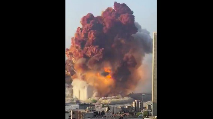 video-detik-detik-ledakan-di-beirut-lebanon-setara-gempa-33-magnitudodampak-kerusakan-hingga-10-km.jpg