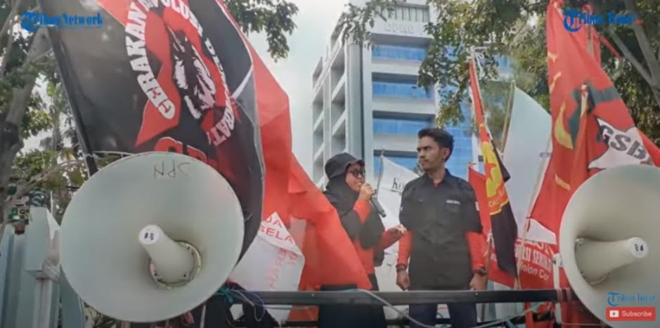 video-sosok-sari-labuna-mahasiswi-yang-ditangkap-saat-demo-tolak-uu-cipta-kerja-di-makassar.jpg