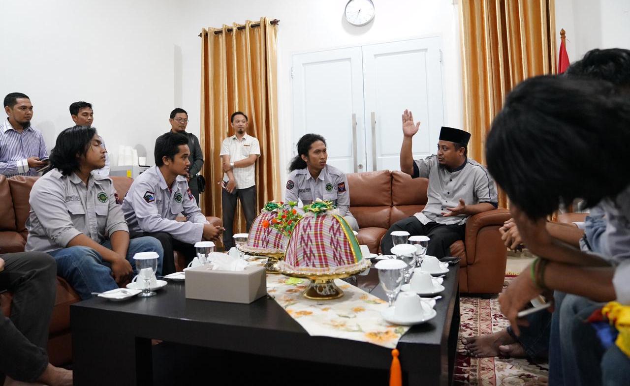 Ekspedisi Mt Kosciuszko, Wagub Sulsel Andi Sudirman Minta Mapala 09 FT Unhas Utamakan Keselamatan - wagub-sulsel-andi-sudirman-menerima-tim-eemp-iv-mapala-09-ft-unhas-2.jpg