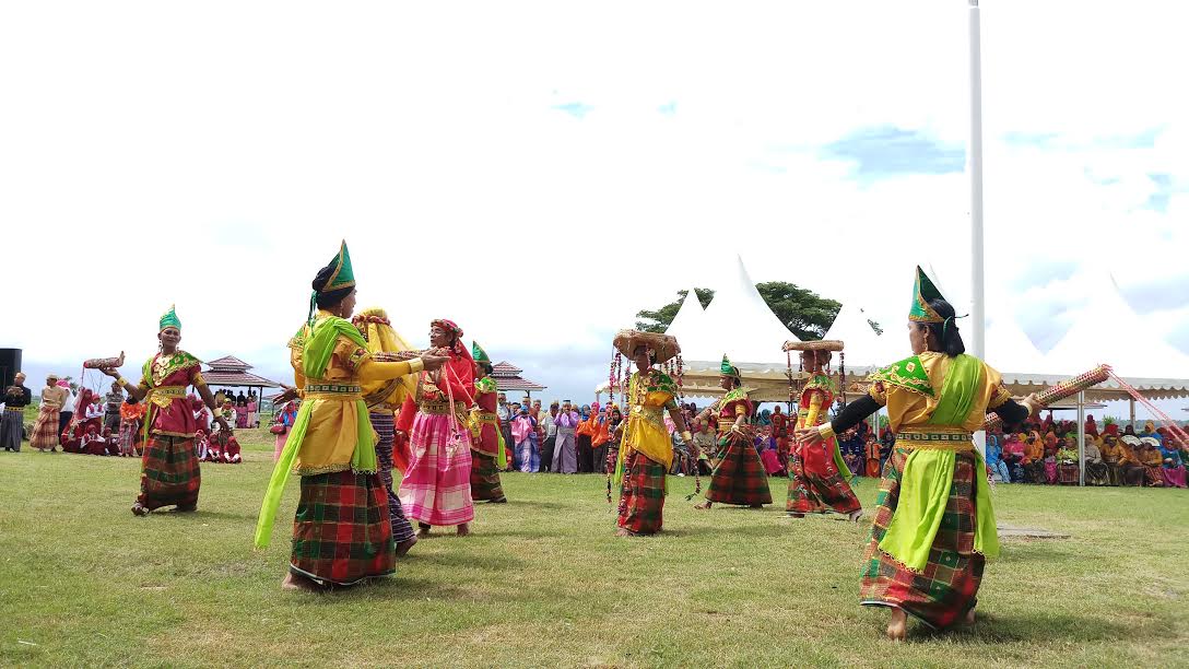 Hadiri Acara Mattompang Arajang di Wajo, Soni Sumarsono Nyaris Diserang Seekor Anjing
