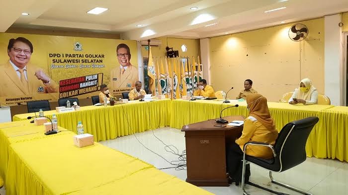 wakil-bupati-sinjai-jalani-tes-kelayakan-di-gedung-partai-golkar-sulsel-di-jl-amanagappa.jpg