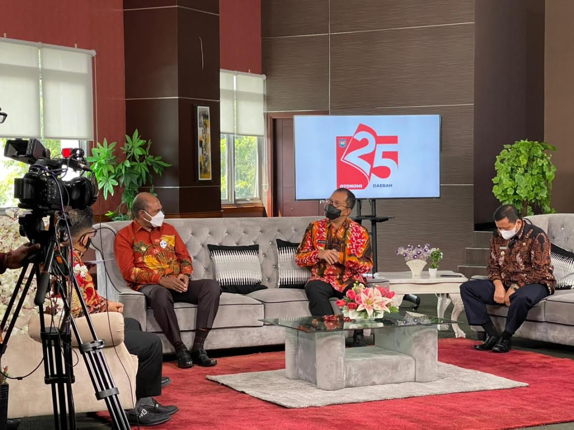 wali-kota-makassar-danny-pomanto-saat-menjadi-pembicara-di-acara-talkshow.jpg