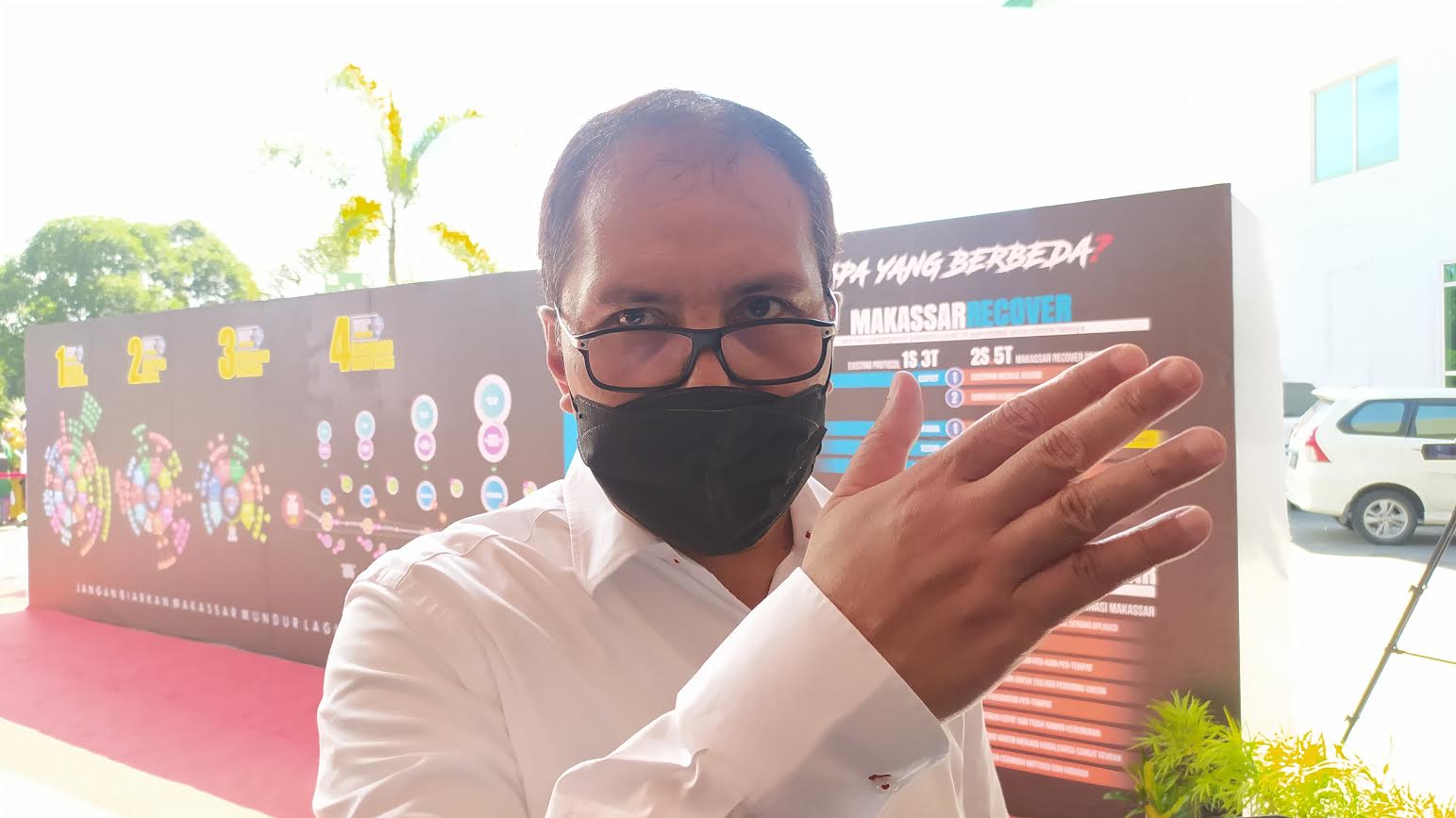 walikota-makassar-danny-pomanto-1942021-2.jpg