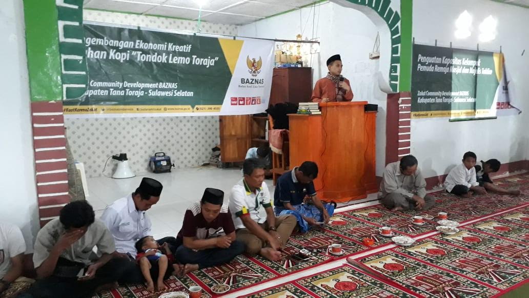 warga-tondok-lemo-melakukan-pengajian-sebelum-peresmian-penggunaan-mesin-kopi_20180814_135731.jpg