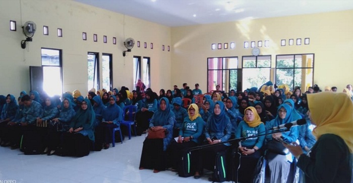 Camat Bacukiki Latih Perempuan Jadi Pengusaha