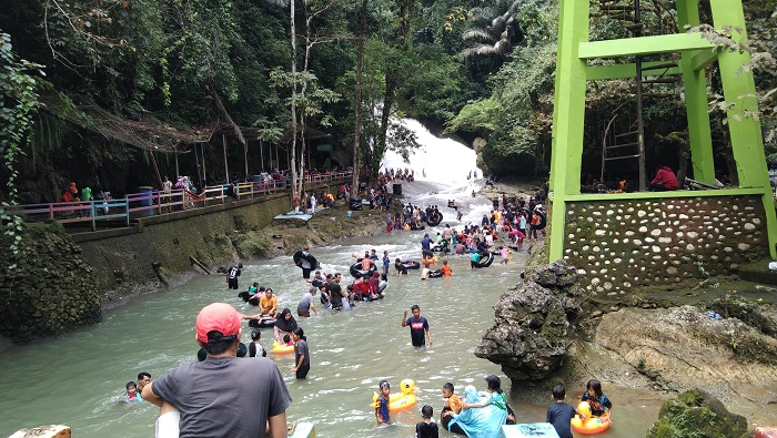wisata-alam-bantimurung-dipadati-wisatawan-rabu-2652021.jpg