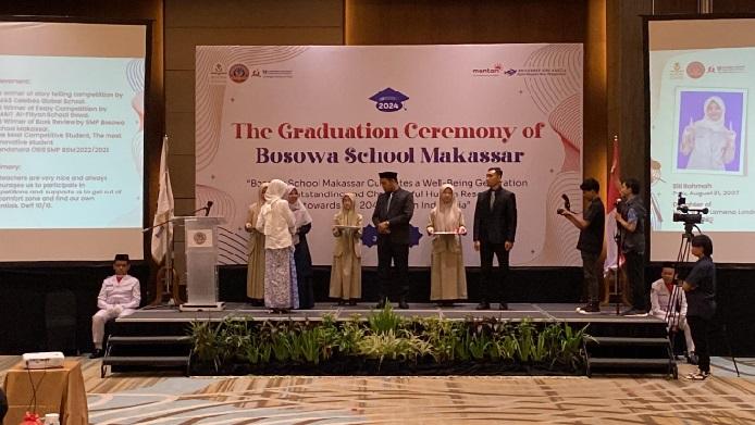 wisuda-Bosowa-School-Makassar-tahun-20232024-untuk-tingkat-SMP-dan-SMA.jpg