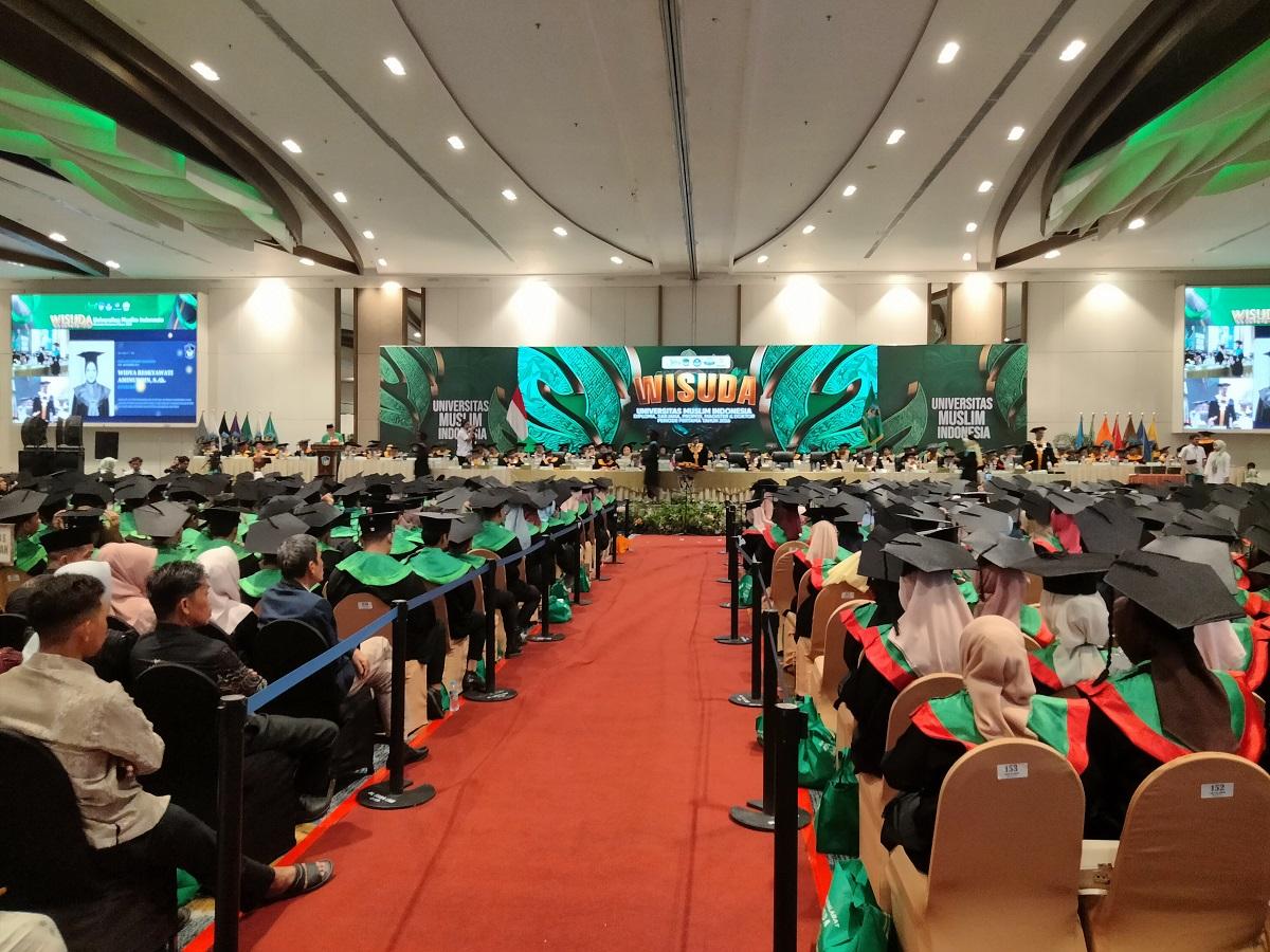 wisuda-hari-pertama-priode-pertama-Universitas-Muslim-Indonesia.jpg