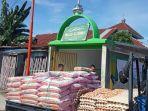 200-paket-sembako-untuk-masyarakat-sekitar-masjid-al-urwah.jpg