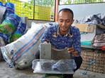 2025-10-1-sampah-jadi-batako.jpg