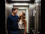 20250916-Prompt-Gemini-AI-Pasangan-di-Lift.jpg