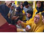 Ketua DPRD dan Bupati Barru Puji Pasar Murah Golkar, Beras hanya Dijual Rp55 Ribu / Karung