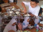 20251003-Santap-MBG-di-SMPN-33-Makassar.jpg