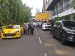 Parkiran Kantor Sementara DPRD Sulsel Jadi ‘Showroom’ Mobil Mewah