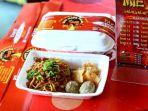 4-rekomendasi-kuliner-mie-pedas-di-makassar-ada-mie-setan-hingga-mie-naga.jpg