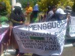 AMASS-datangi-Kantor-DPRD-Luwu-demo-soal-tambang-2022.jpg