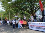 Aliansi-masyarakat-adat-Nusantara-Tana-Luwu-unjuk-rasa-depan-Kantor-DPRD-Luwu-Utara.jpg