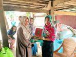 Andi-Mutatahira-membagikan-sajadah-dan-Alquran-ke-kaum-dhuafa-di-Batuppi-2025.jpg