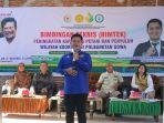 Anggota-DPR-RI-Dhevy-Bijak-kala-memimpin-Bimtek-bersama-petani-dan-penyuluh-di-Kab-Luwu.jpg