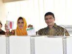 Ashraff-Abu-bersama-istrinya-yang-menjabat-Bupati-Pekalongan-Fardia-Rafiq.jpg
