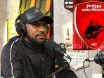 Boaz-Solossa-saat-interview-dan-membahas-soal-PSM-Makassar.jpg