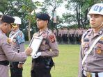 Bripda-MS-dipecat-dari-status-polisi-di-Mapolres-Kuansing-Riau-Kamis-2132024.jpg