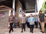 Bupati-Bantaeng-Ilham-Azikin-mendampingi-Artati-Widiarti.jpg