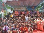 Bupati-Tana-Toraja-Theofilus-Allorerung-ditemui-di-Gereja-Kibaid-Toraja-Theofilus-Jemaat-Paku.jpg