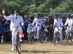 Camat-Lurah-Kades-dan-Guru-Pakai-Sepeda-Ontel-Meriahkan-HUT-ke-78-RI-di-Duampanua-Pinrang.jpg