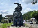 Cerita-Arianto-Seniman-Pembuat-Patung-Biawak-Wonosobo-Rp50-Juta-Lakukan-Ini-Agar-Hasil-Realistis.jpg