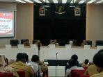 Danny-Pomanto-saat-memimpin-rapat-koordinasi-312023.jpg