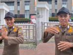 Sosok Dede Wahyudi Satpol PP Viral Lancar Bahasa Inggris, Dulu Bercita-cita Diplomat