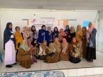 Dosen-FEB-UMI-melatih-ibu-PKK-dan-masyarakat-Padang-Lampe-mengelola-uang-ala-Jepang.jpg