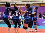 Ekspresi-tim-Jawa-Barat-saat-laga-final-Bola-Voli-Putri-PON-XX-Papua.jpg