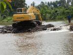 Eskavator-pribadi-Andi-Utta-diturunkan-benahi-Bendungan-Biangkeke.jpg