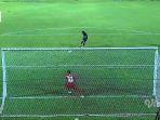 Evan-Dimas-gagal-eksekusi-penalti.jpg