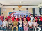 Foto-bersama-mahasiswa-KKNT-13-Unhas-dengan-perangkat-Desa-Panaikang-Sinjai.jpg