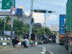 Gepeng-di-lampu-merah-bandara-Sultan-Hasanuddin-Maros.jpg