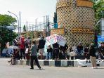 Hindari Melintas di Tugu Bambu Sinjai, Mahasiswa Demo Hari Buruh hingga Sore