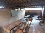 Sudah Hampir 3 Tahun Murid SDN 74 Bolang Enrekang Belajar di Kolong Rumah Warga