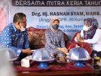 Hasnah-Syam-kunjungi-warga.jpg