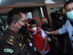Herry-Wirawan-Pemerkosa-13-santriwati-di-tuntut-hukuman-mati-kebiri-dan-identitasnya-disebarkan.jpg