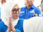 Husniah-Talenrang-saat-menghadiri-undangan-syukuran-HUT-ke-23-Partai-Demokrat.jpg