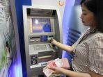 ILUSTRASI-Penarikan-uang-di-ATM.jpg