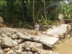 Jalan-Poros-Desa-Cemba-Pinang-Terputus-Akibat-Banjir-BPBD-Enrekang-Janjikan-Jembatan-Darurat.jpg
